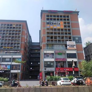 Hotel Lotus Pink